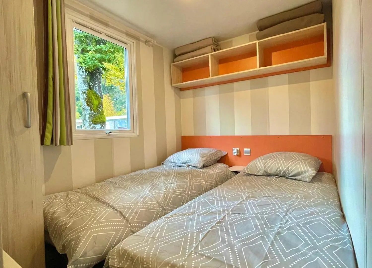 Le Refuge, Mobil Home 3 Rooms Avec Climatisation Samoëns 0*,  França